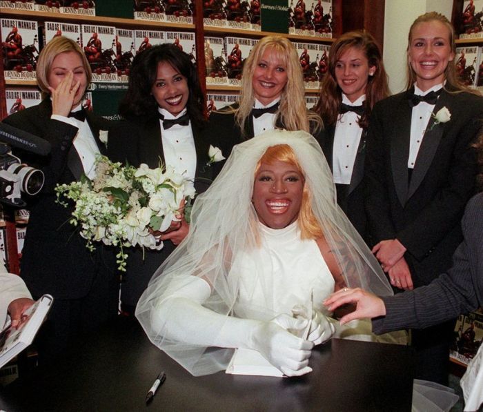 Dennis rodman in wedding dress