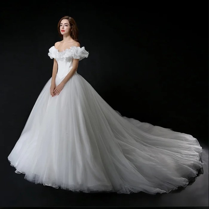 Wedding halloween striking gowns lace dolce noiva gabbana koleksiyonu strapless white collezione ruffles gemgrace tulle neckline selling sweetheart custom allnews