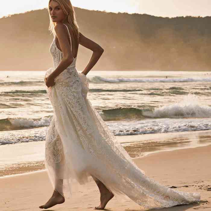 Dresses for beach weddings